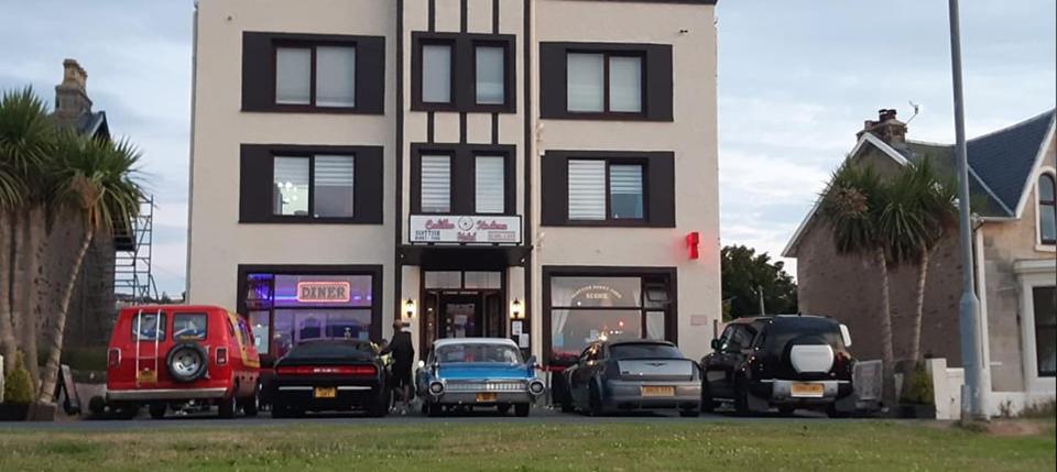Cadillac Kustomz Hotel - Breakfast Available Rothesay Exterior photo